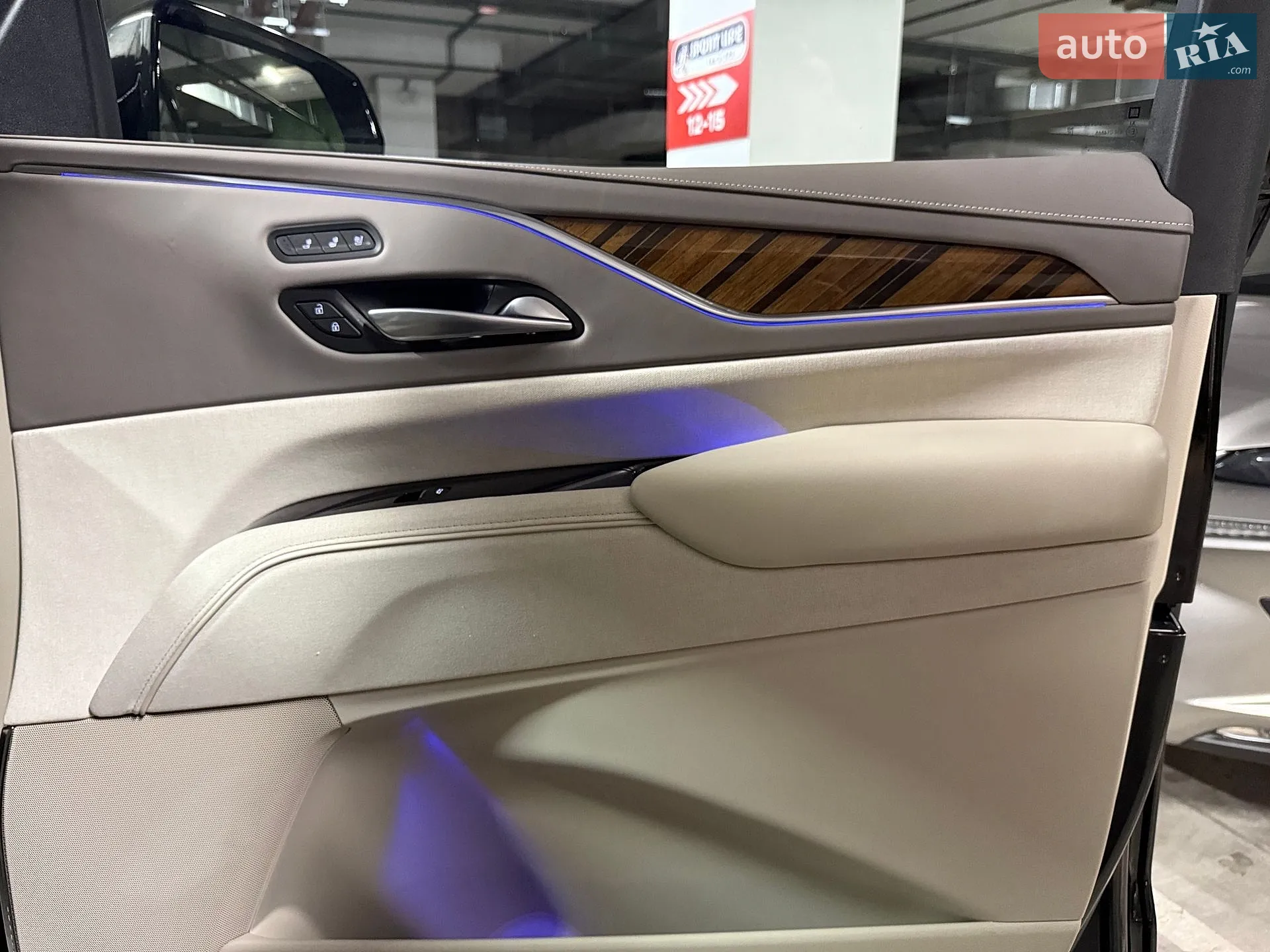 2022 Cadillac Escalade - мініатюра 105