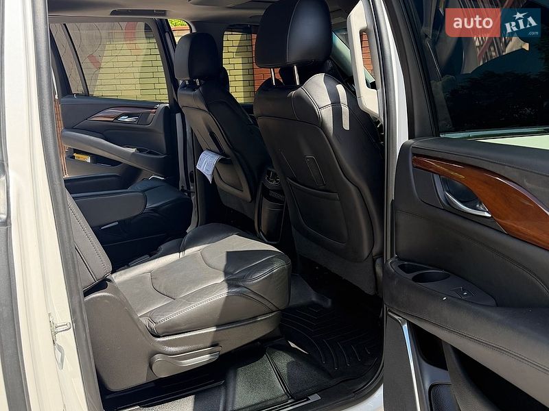 Внедорожник / Кроссовер Cadillac Escalade 2017 в Виннице фото 11 Внедорожник / Кроссовер Cadillac Escalade 2017 в Виннице