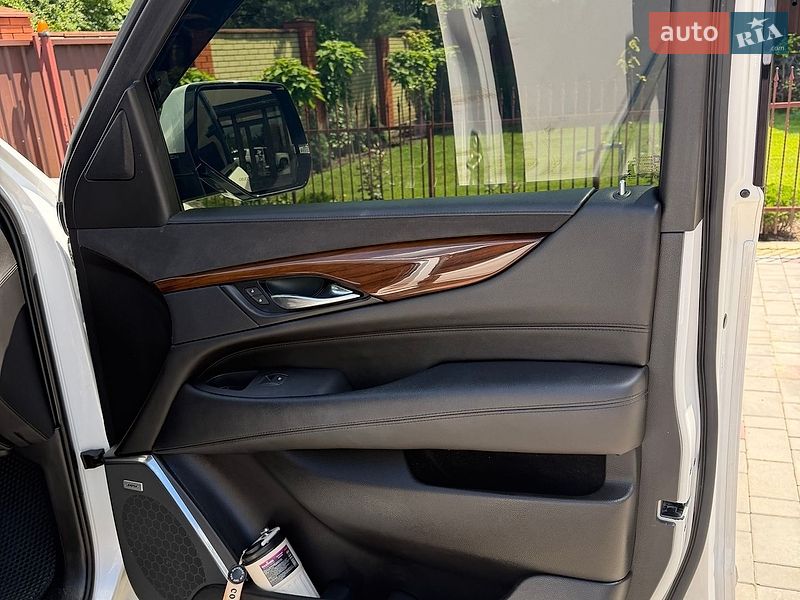 Внедорожник / Кроссовер Cadillac Escalade 2017 в Виннице фото 14 Внедорожник / Кроссовер Cadillac Escalade 2017 в Виннице