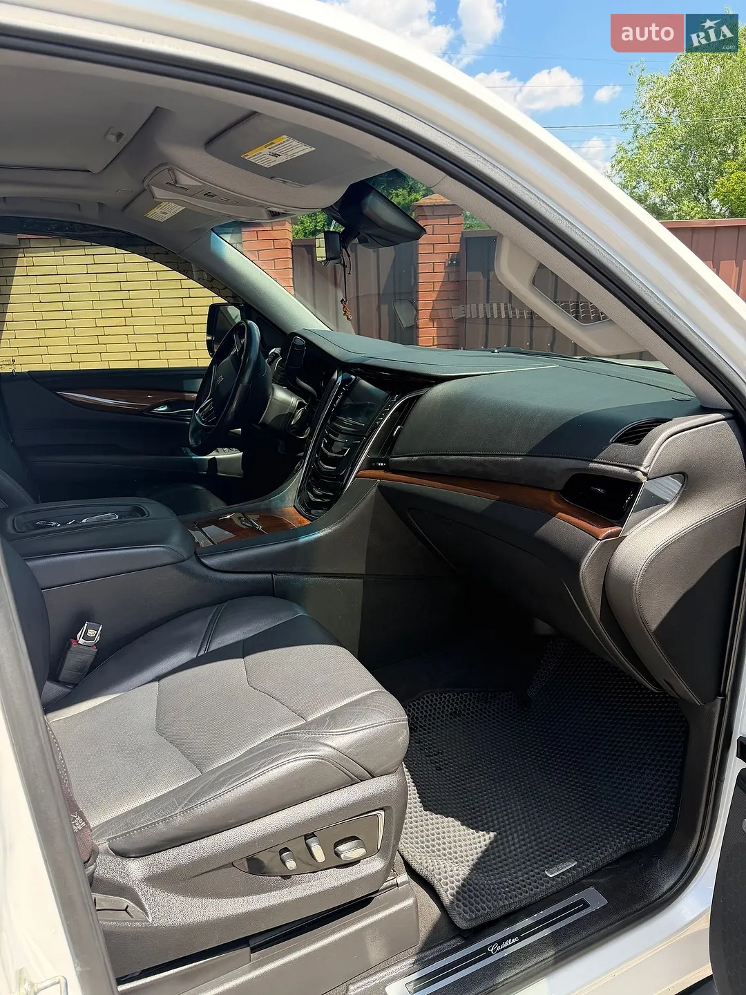 2017 Cadillac Escalade - мініатюра 15