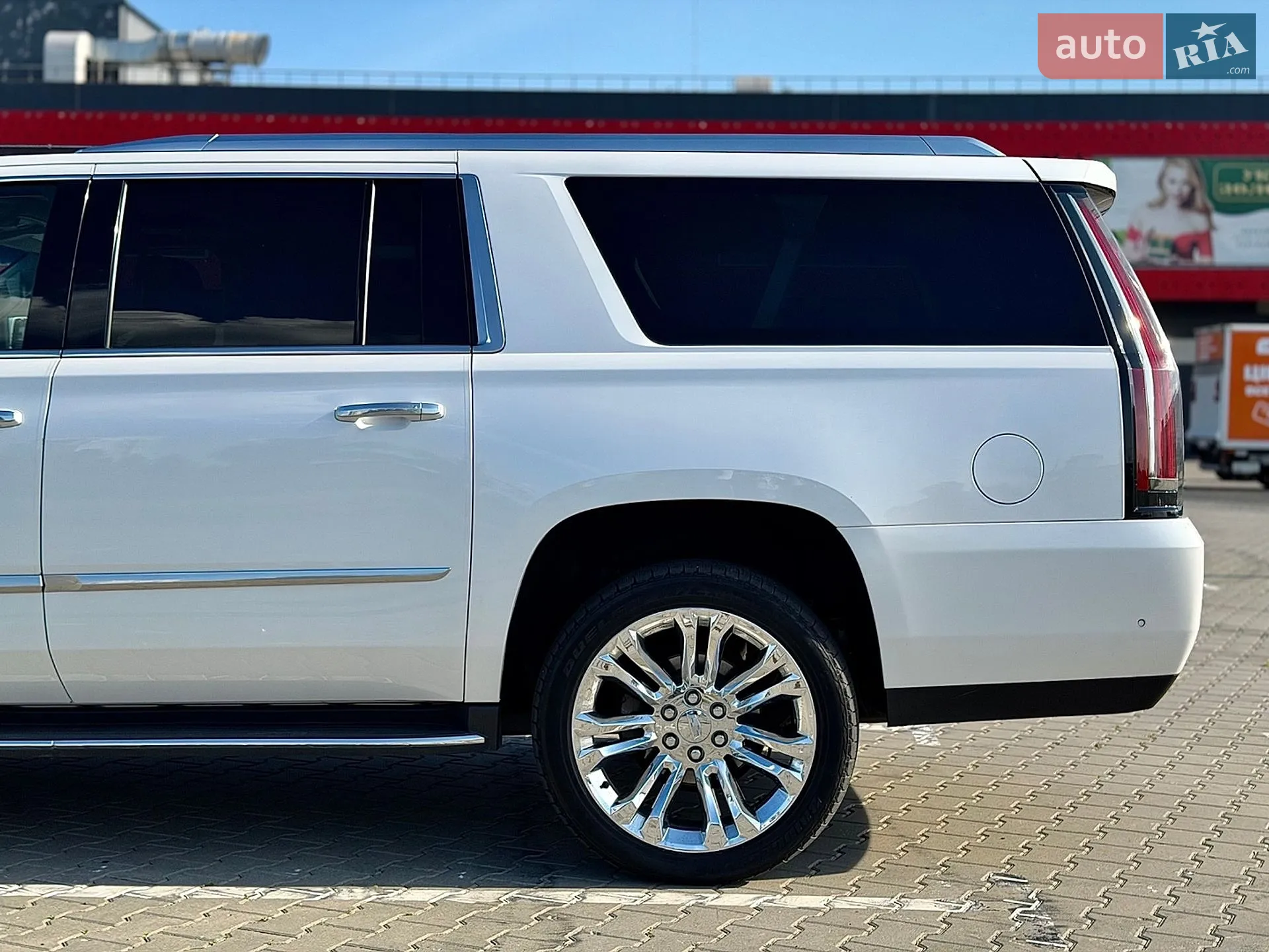 2018 Cadillac Escalade - мініатюра 12