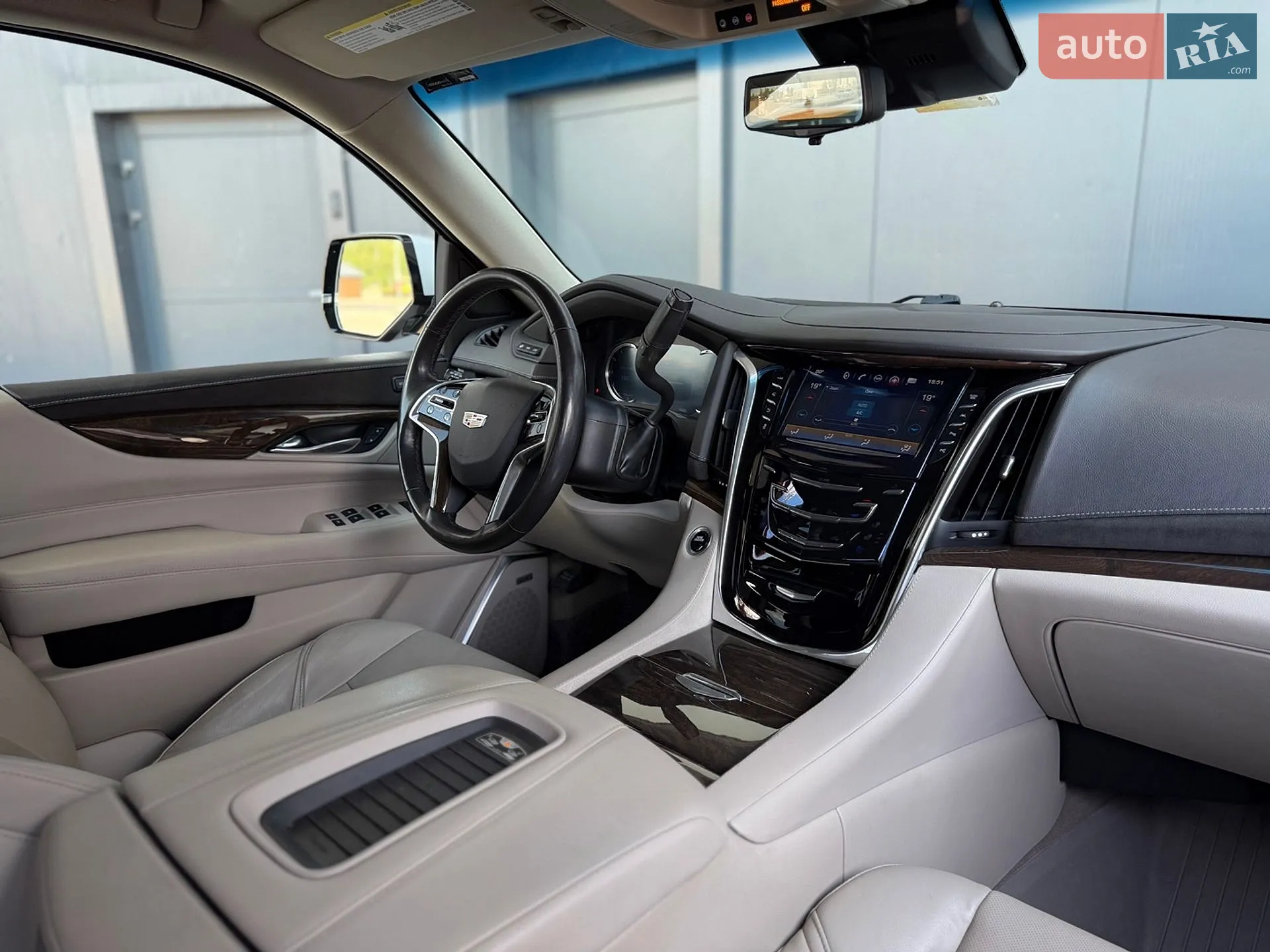 2018 Cadillac Escalade - мініатюра 31
