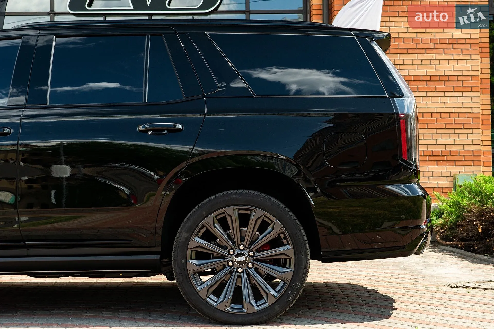 2026 Cadillac Escalade - мініатюра 5