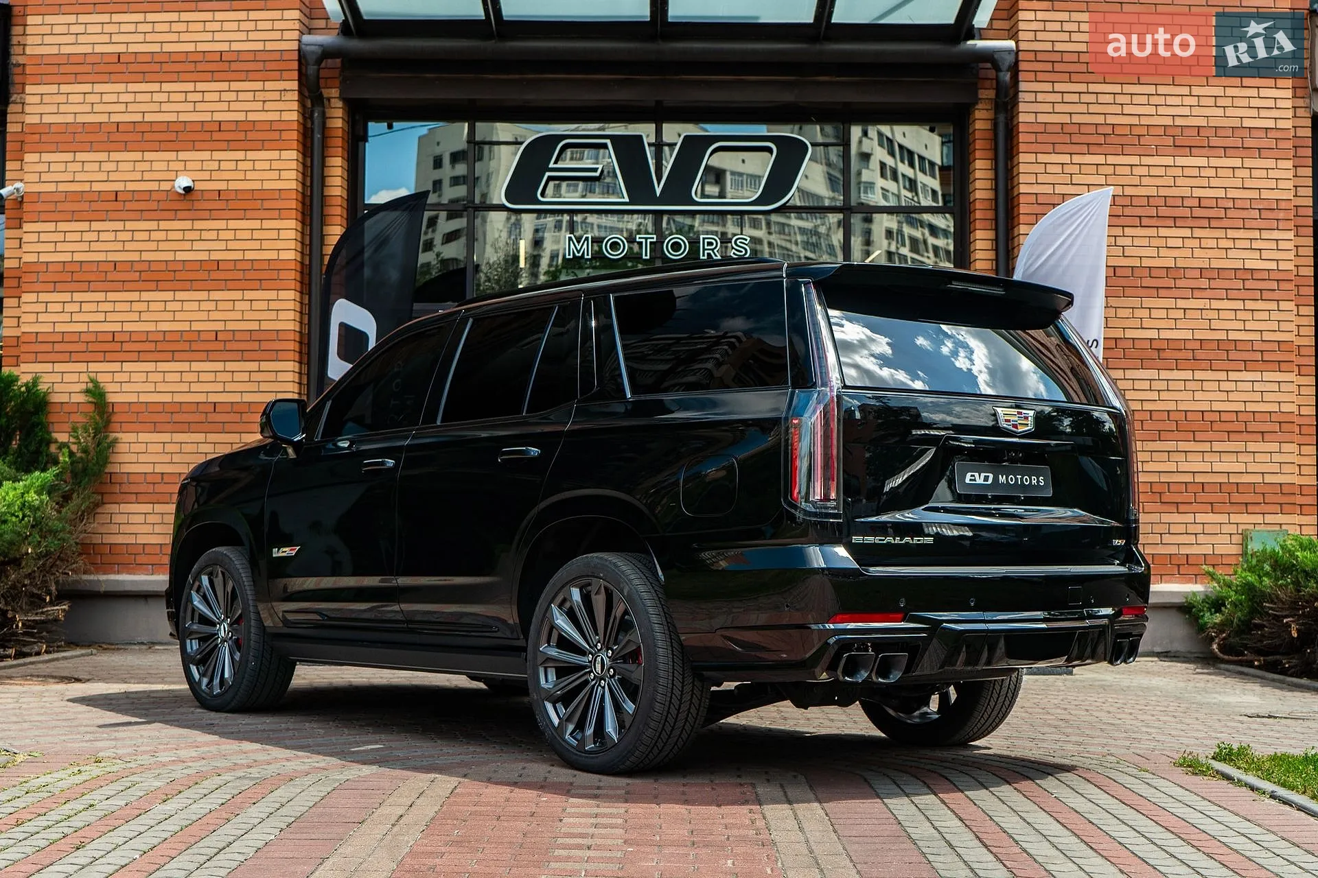 2026 Cadillac Escalade - мініатюра 9
