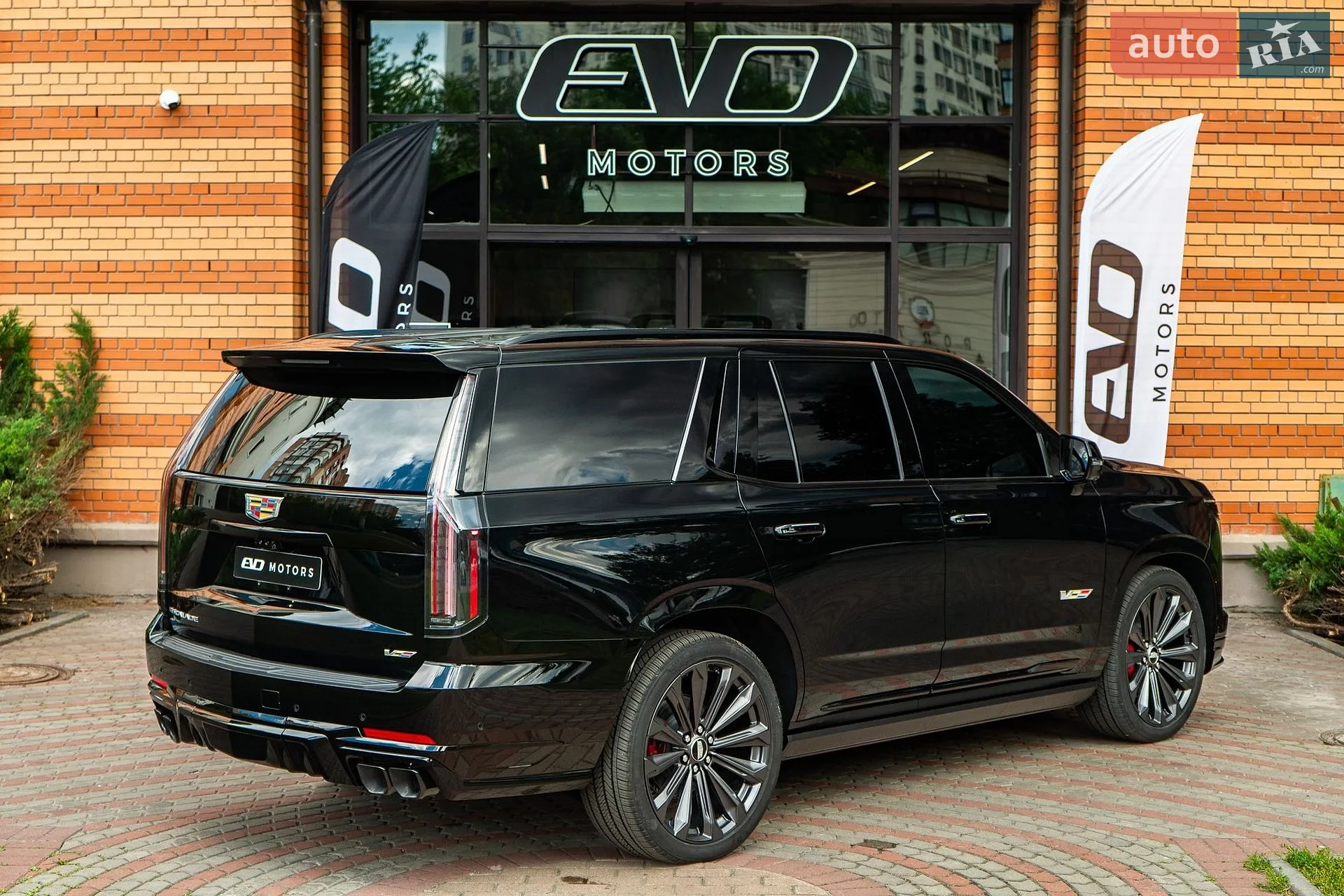 2026 Cadillac Escalade - мініатюра 19