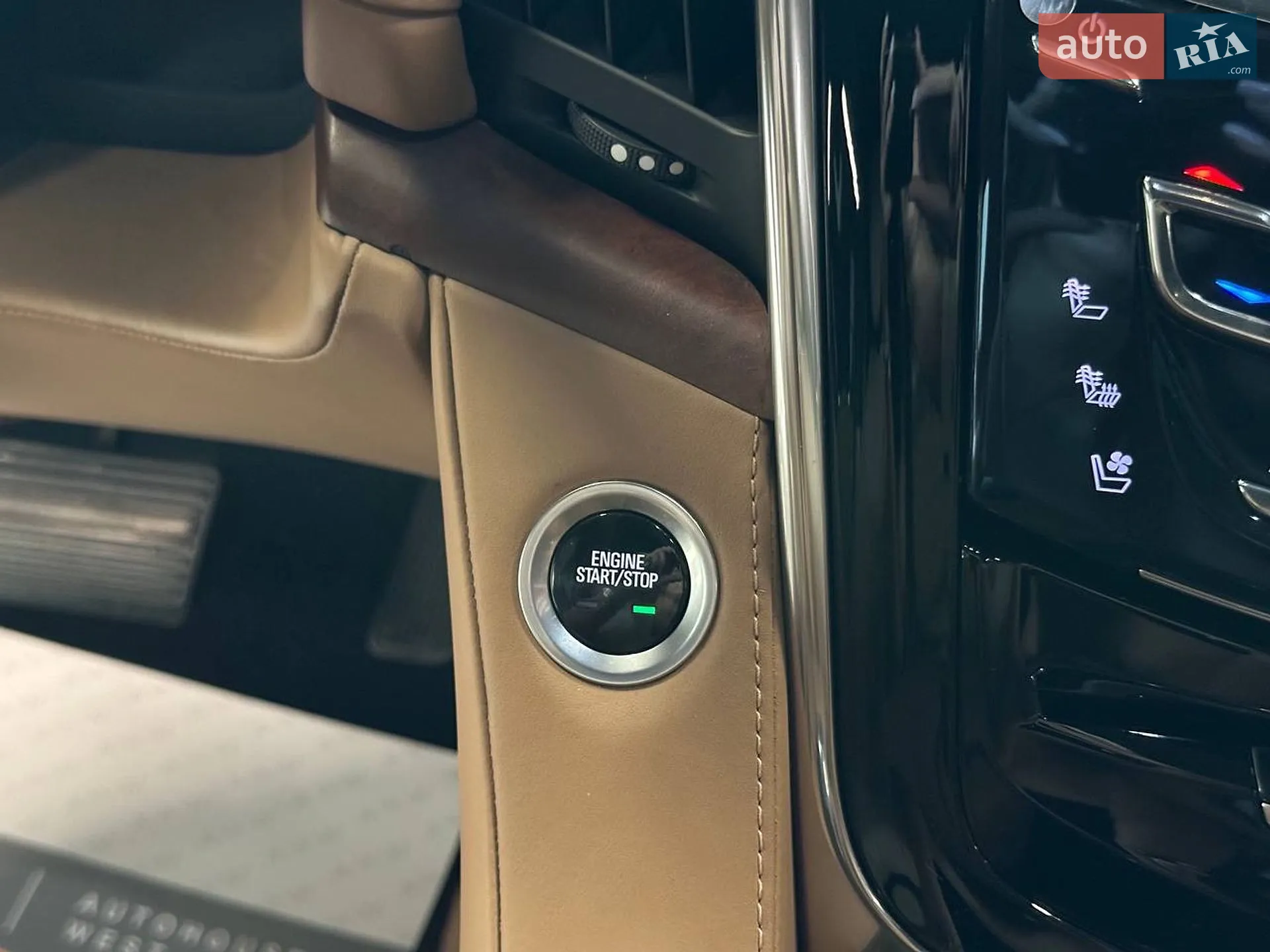 2017 Cadillac Escalade - мініатюра 30