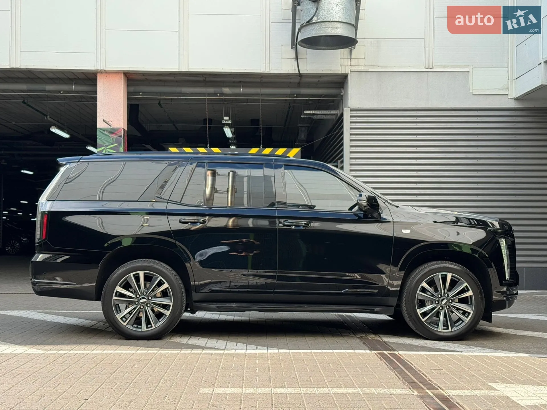 2024 Cadillac Escalade - мініатюра 12