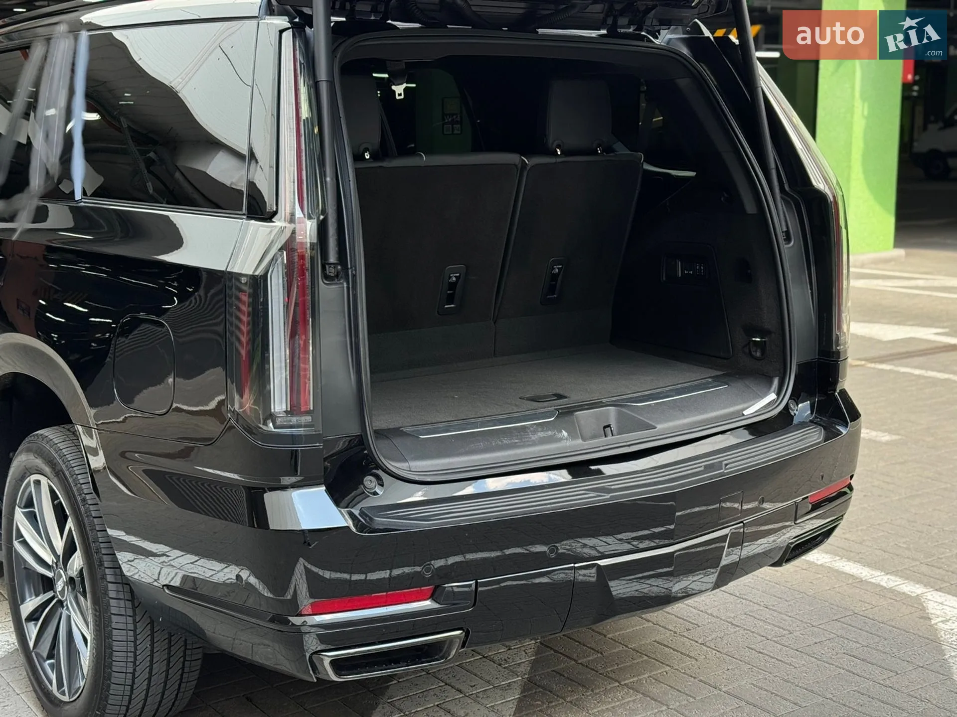 2024 Cadillac Escalade - мініатюра 17