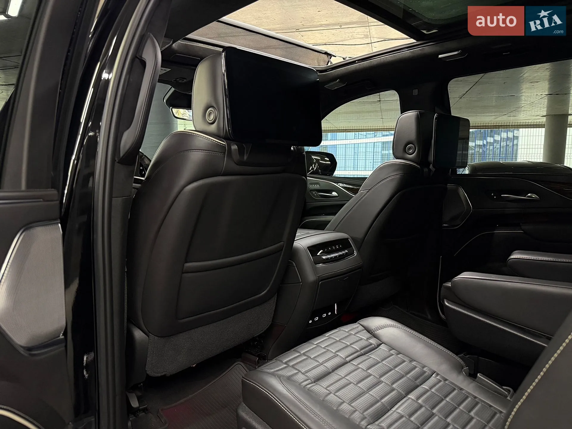 2021 Cadillac Escalade - мініатюра 23