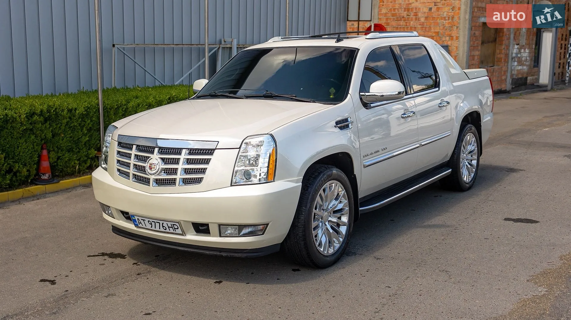 2012 Cadillac Escalade - мініатюра 2