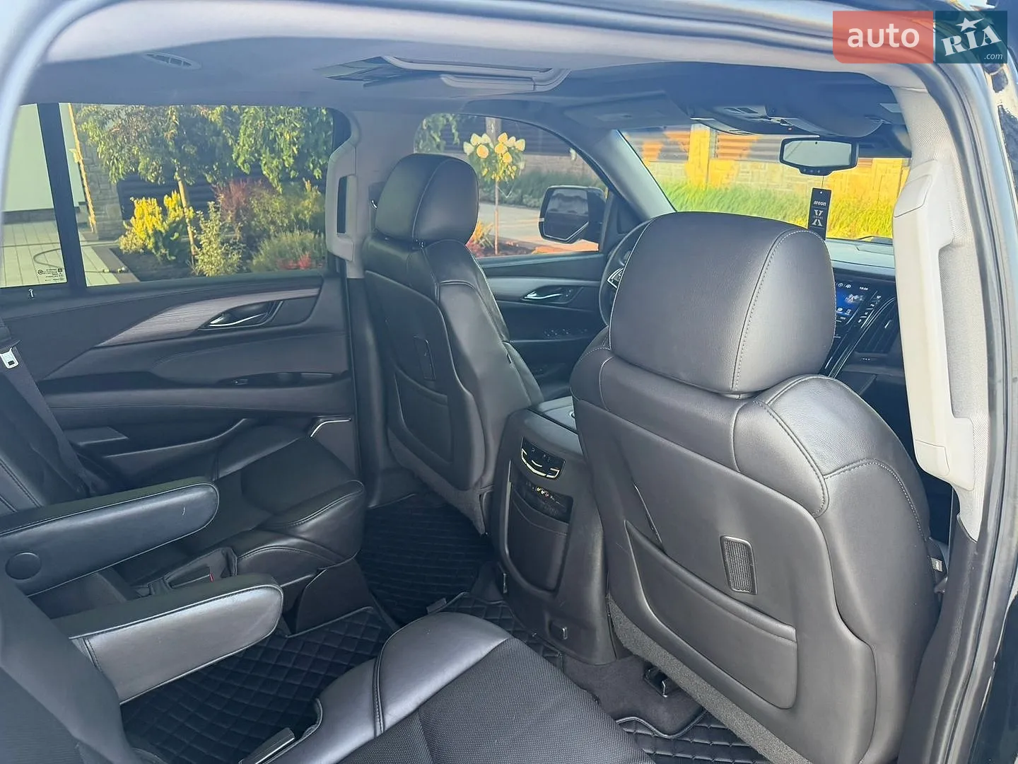 2015 Cadillac Escalade - мініатюра 13