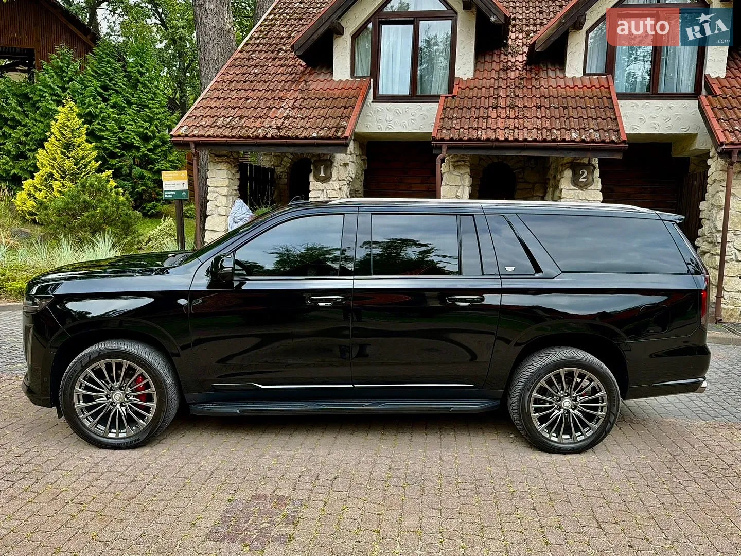 2021 Cadillac Escalade - мініатюра 16