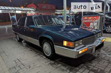 Седан Cadillac Fleetwood 1990 в Ровно