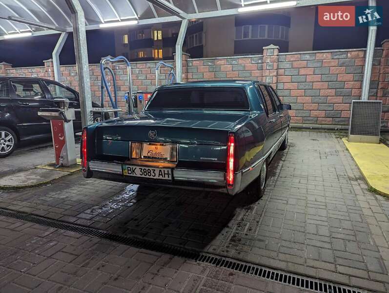 Седан Cadillac Fleetwood 1990 в Ровно