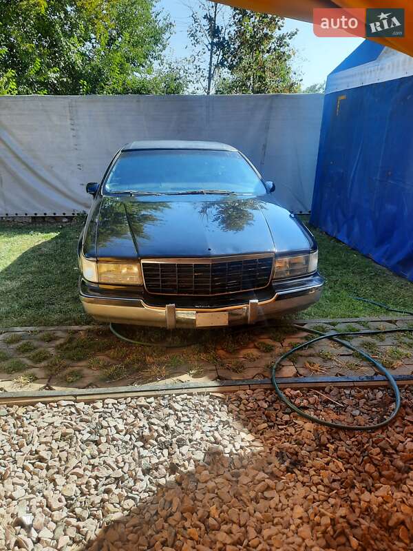 Лимузин Cadillac Fleetwood 1994 в Киеве