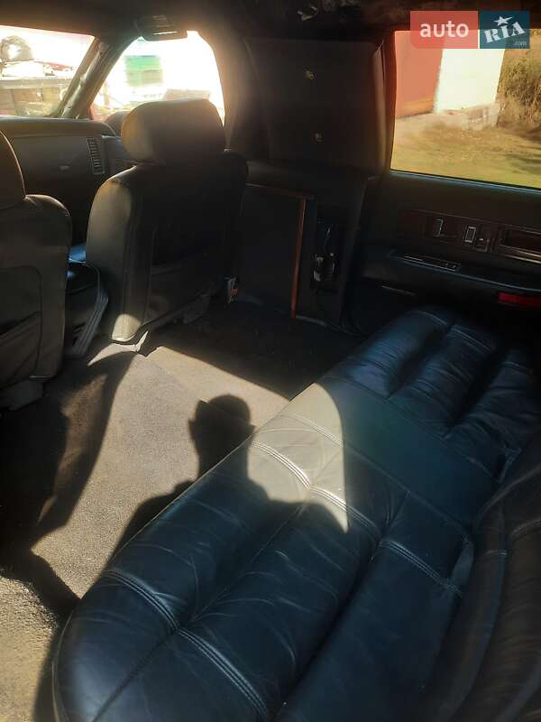 Лимузин Cadillac Fleetwood 1994 в Киеве