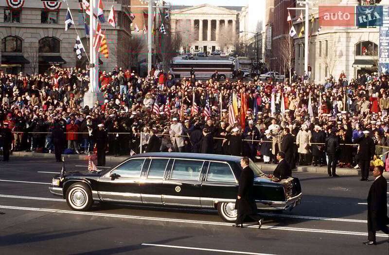 Лимузин Cadillac Fleetwood 1994 в Киеве
