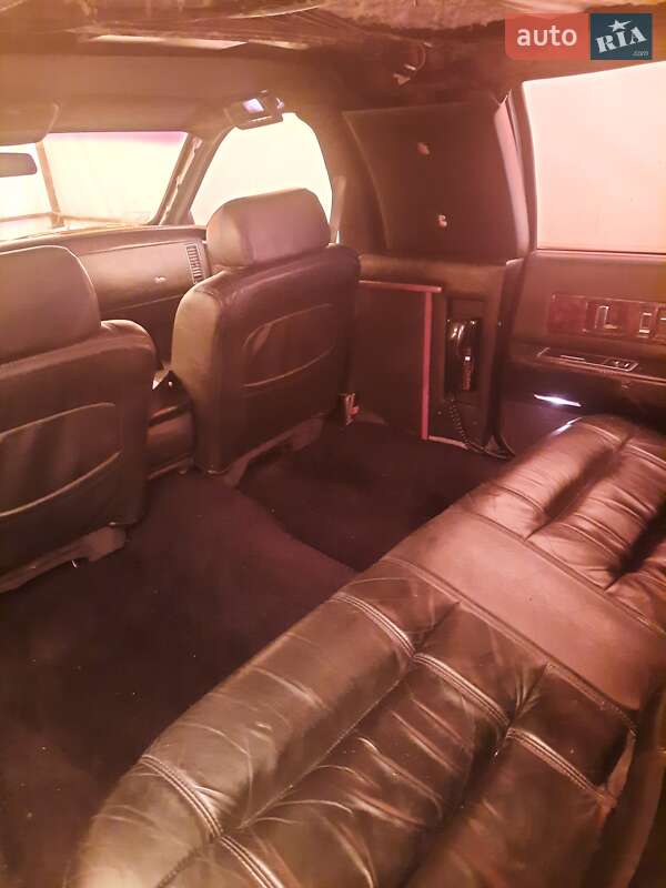 Лимузин Cadillac Fleetwood 1994 в Киеве