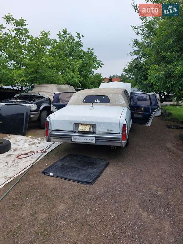 Лімузин Cadillac Fleetwood 1988 в Києві