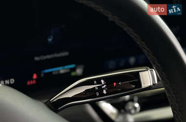 Позашляховик / Кросовер Cadillac Lyriq 2024 в 