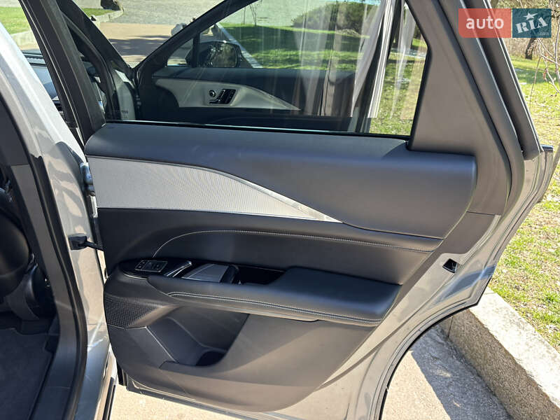 Внедорожник / Кроссовер Cadillac Lyriq 2023 в Житомире