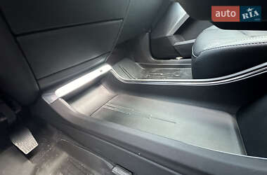 Внедорожник / Кроссовер Cadillac Lyriq 2024 в 