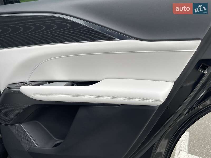 Внедорожник / Кроссовер Cadillac Lyriq 2023 в Киеве