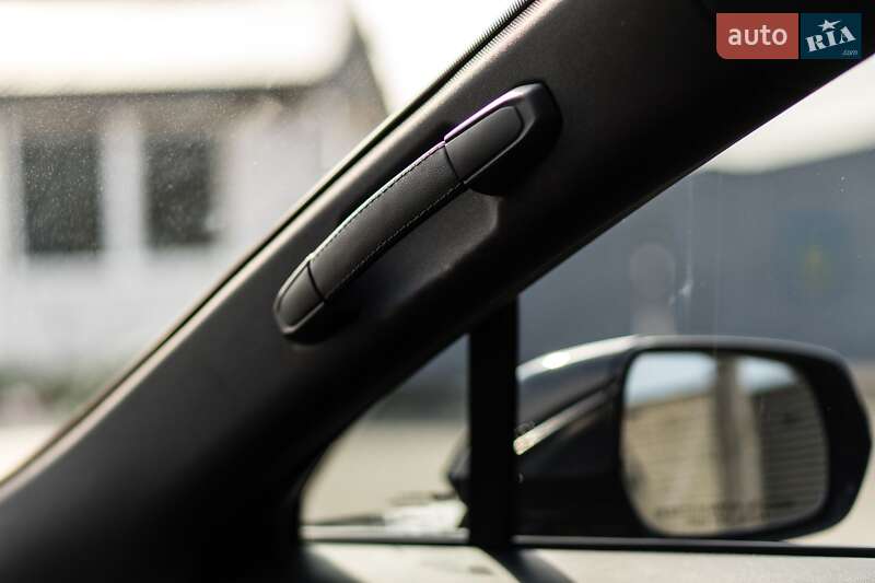 Внедорожник / Кроссовер Cadillac Lyriq 2022 в Ужгороде фото 26 Внедорожник / Кроссовер Cadillac Lyriq 2022 в Ужгороде