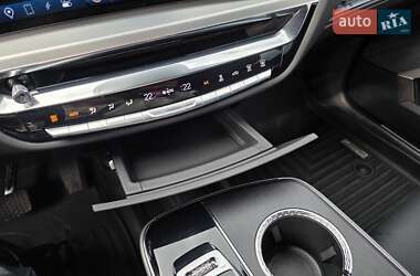 Внедорожник / Кроссовер Cadillac Lyriq 2024 в 