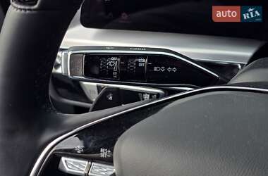 Внедорожник / Кроссовер Cadillac Lyriq 2024 в 