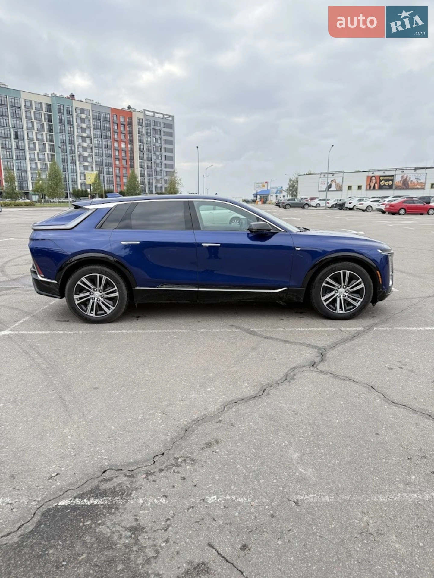 2023 Cadillac Lyriq - мініатюра 4