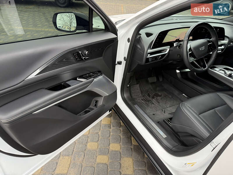 Лифтбек Cadillac Lyriq 2024 в Львове