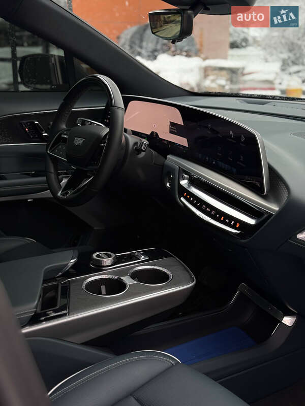 Позашляховик / Кросовер Cadillac Lyriq 2024 в Чернівцях фото 17 Позашляховик / Кросовер Cadillac Lyriq 2024 в Чернівцях