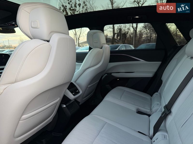 Внедорожник / Кроссовер Cadillac Lyriq 2023 в Харькове