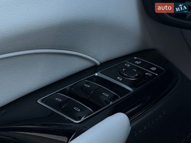 Внедорожник / Кроссовер Cadillac Lyriq 2023 в Харькове