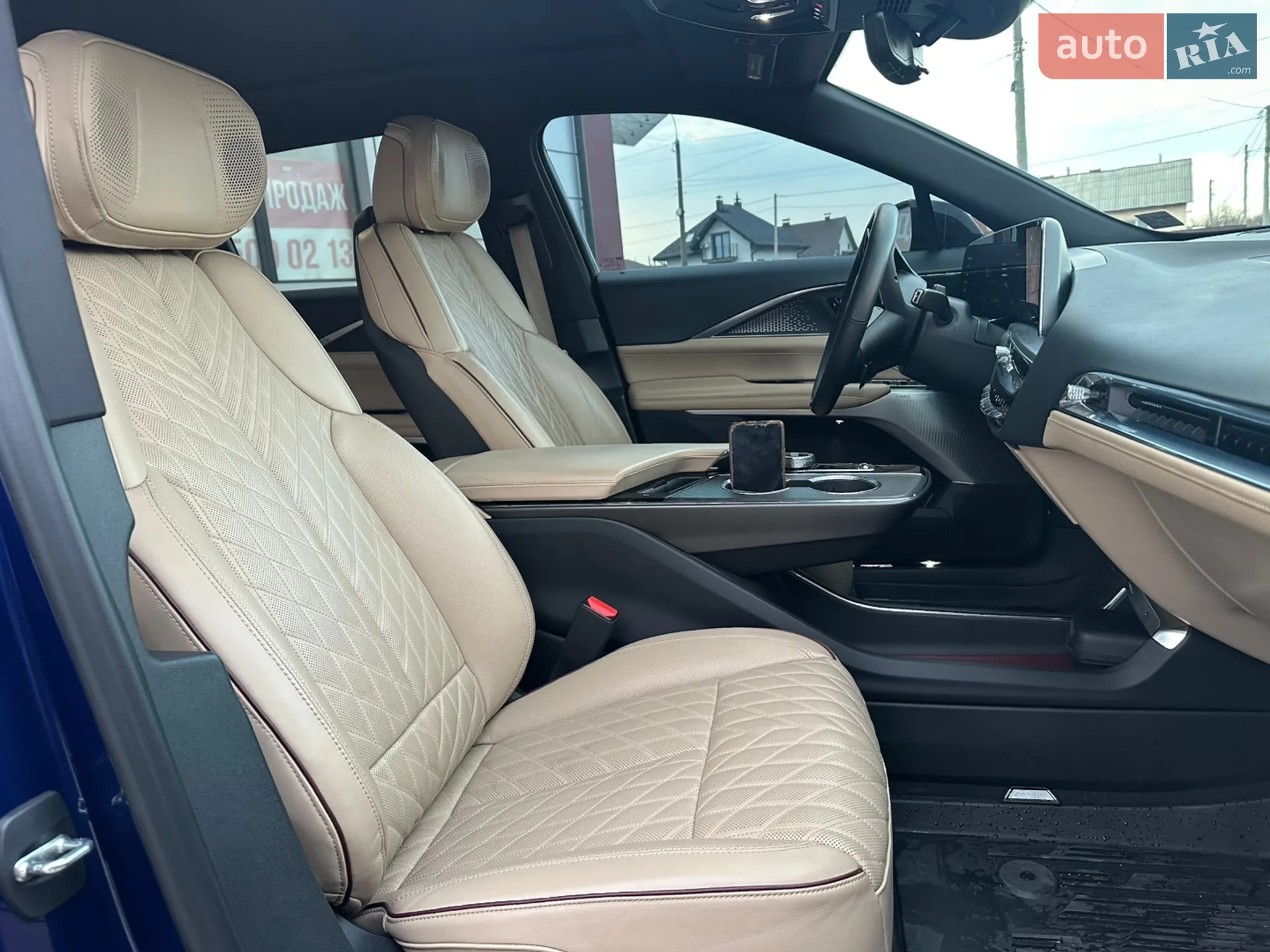 2023 Cadillac Lyriq - мініатюра 31