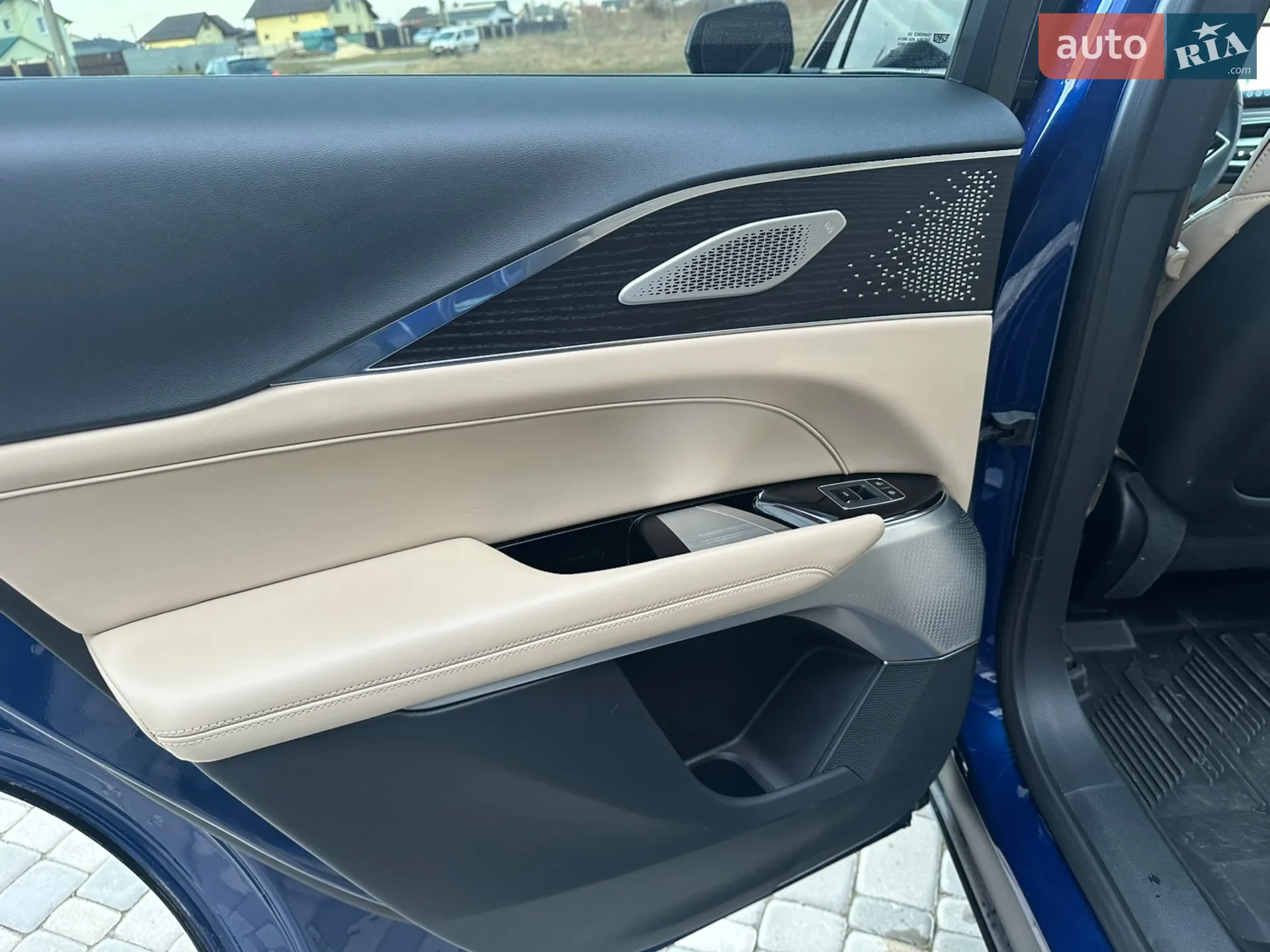 2023 Cadillac Lyriq - мініатюра 37