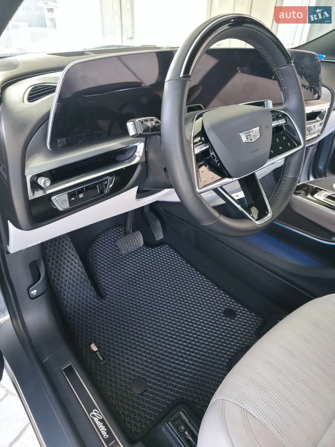 2022 Cadillac Lyriq - мініатюра 12
