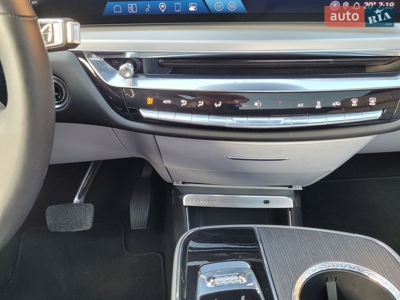 Внедорожник / Кроссовер Cadillac Lyriq 2024 в Киеве