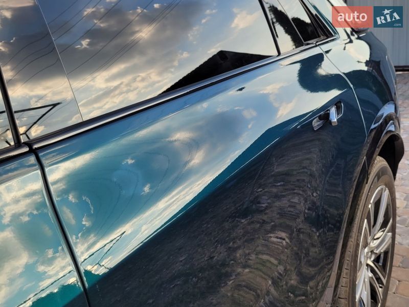 Внедорожник / Кроссовер Cadillac Lyriq 2024 в Киеве