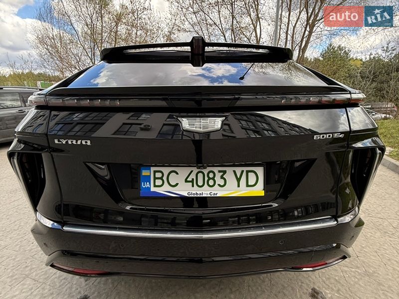 Внедорожник / Кроссовер Cadillac Lyriq 2024 в Новояворовске