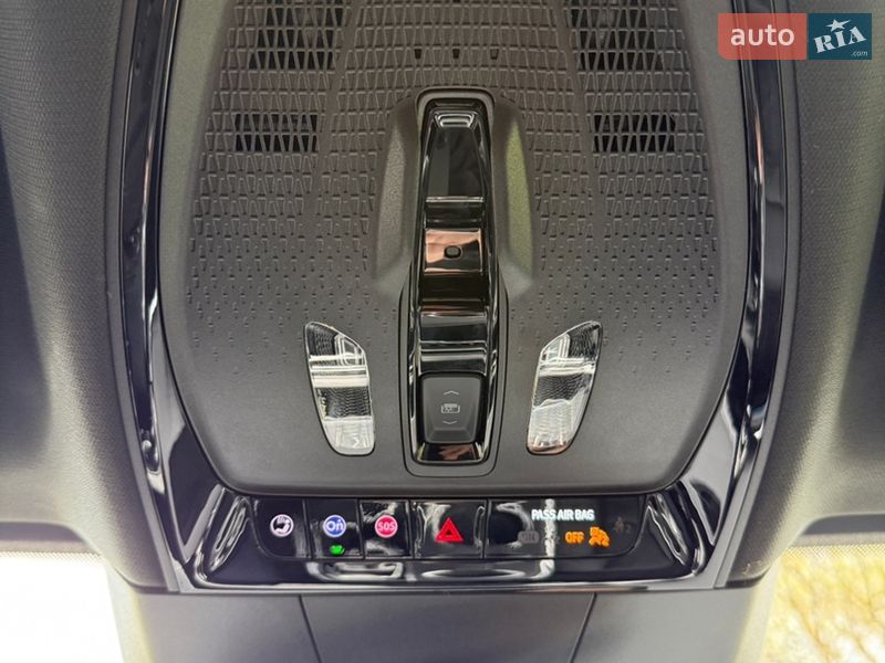 Внедорожник / Кроссовер Cadillac Lyriq 2024 в Новояворовске