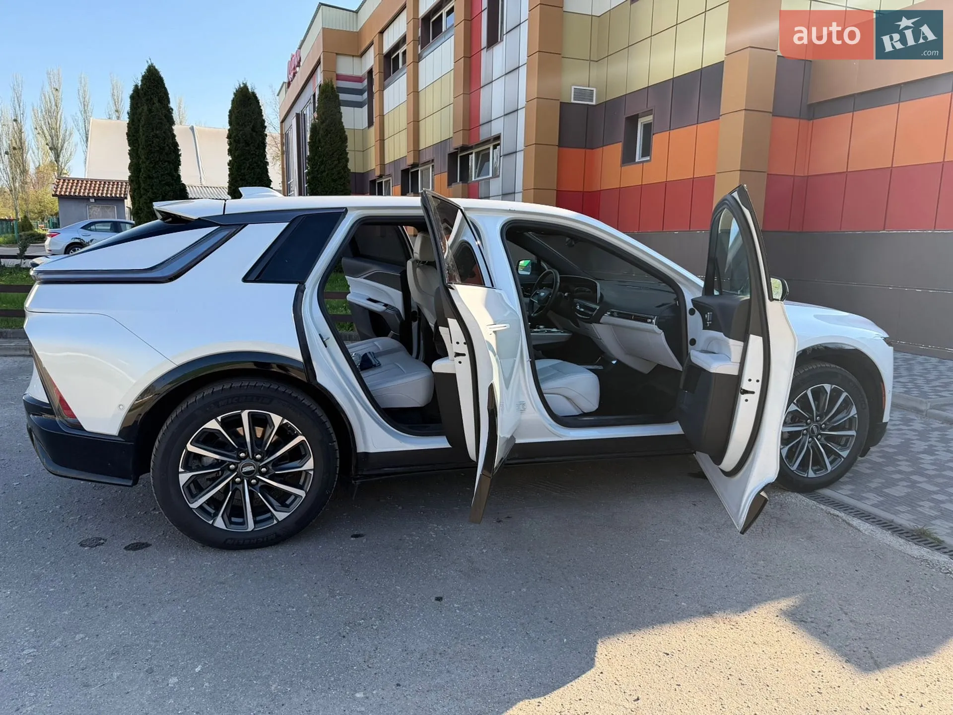 2023 Cadillac Lyriq - мініатюра 12