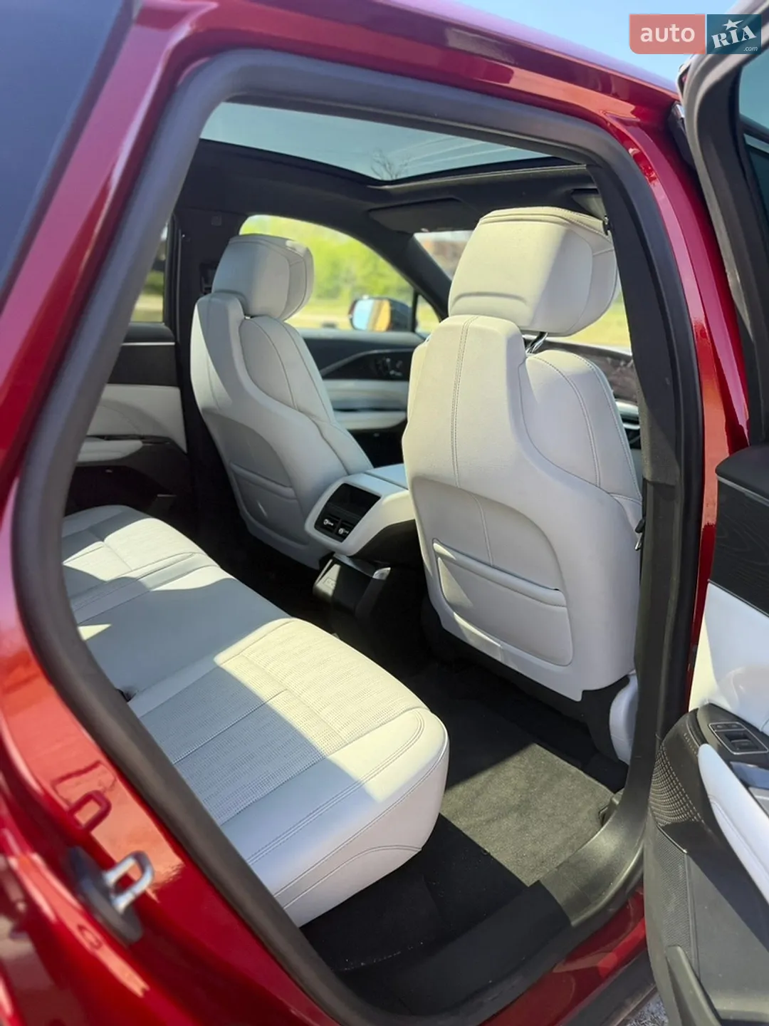 2023 Cadillac Lyriq - мініатюра 12