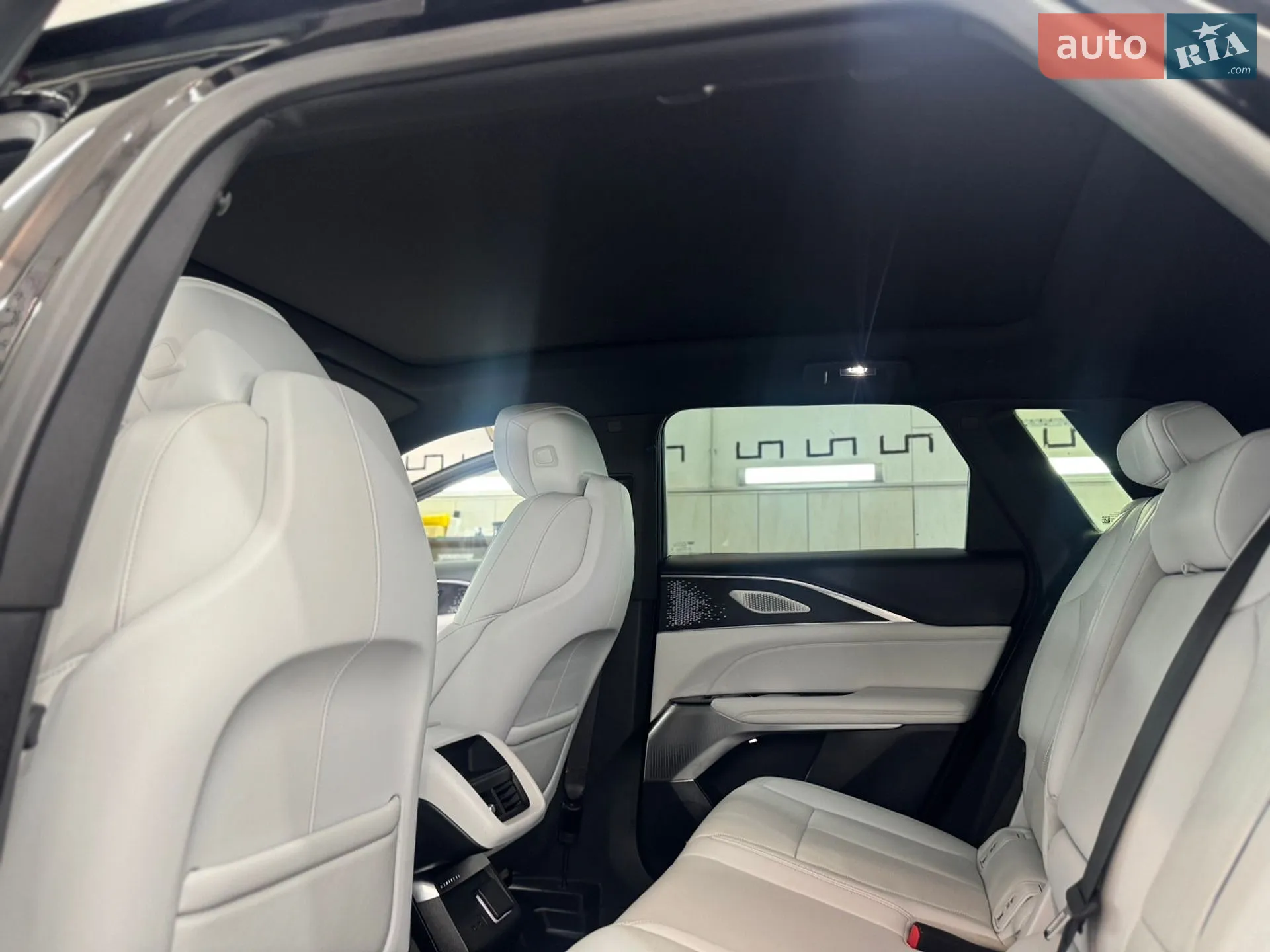 2023 Cadillac Lyriq - мініатюра 20