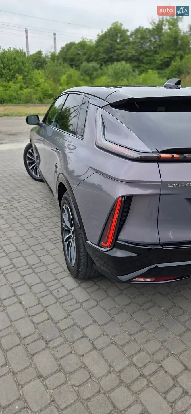 2024 Cadillac Lyriq - мініатюра 8