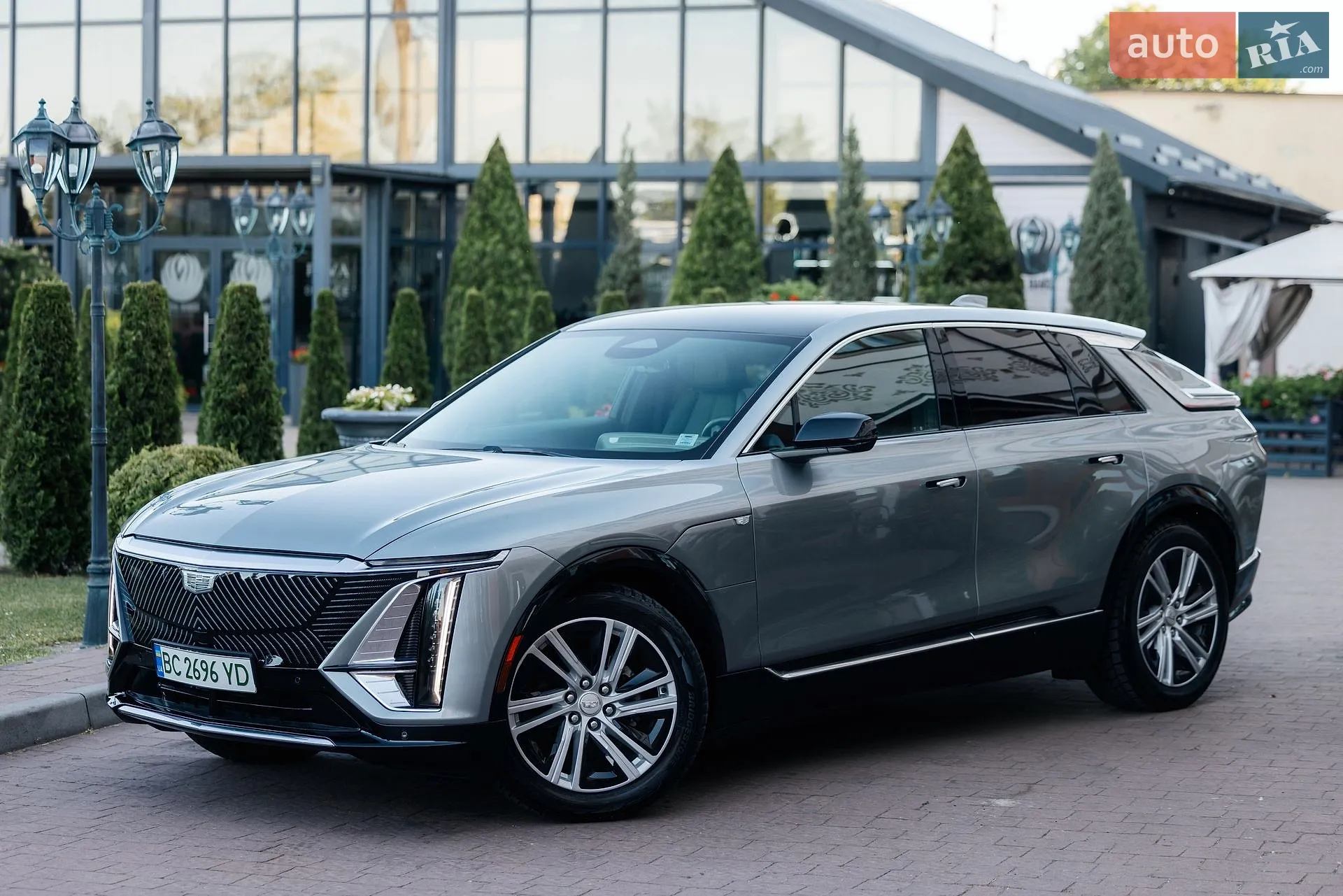 2024 Cadillac Lyriq - мініатюра 2