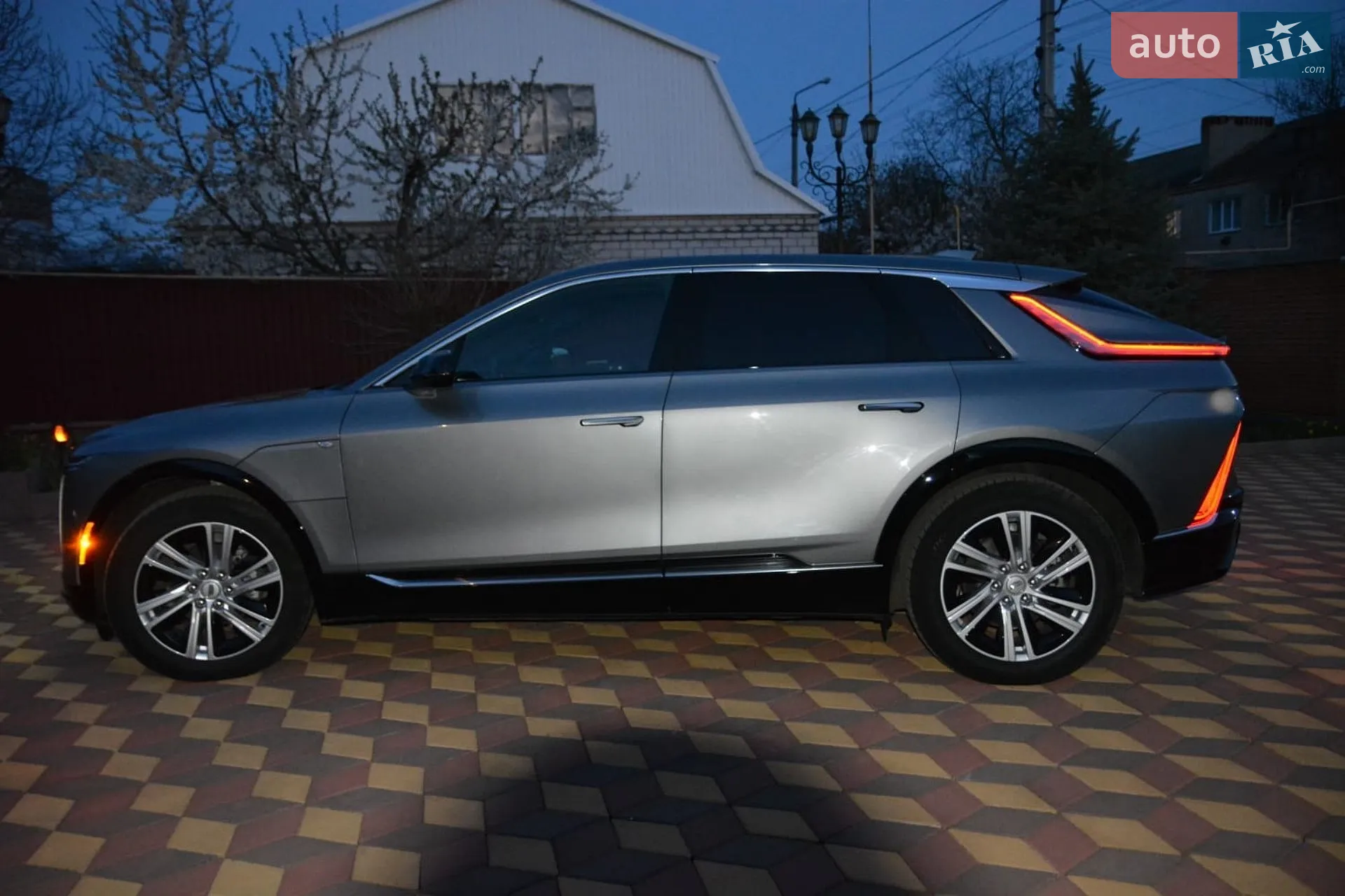 2023 Cadillac Lyriq - мініатюра 24