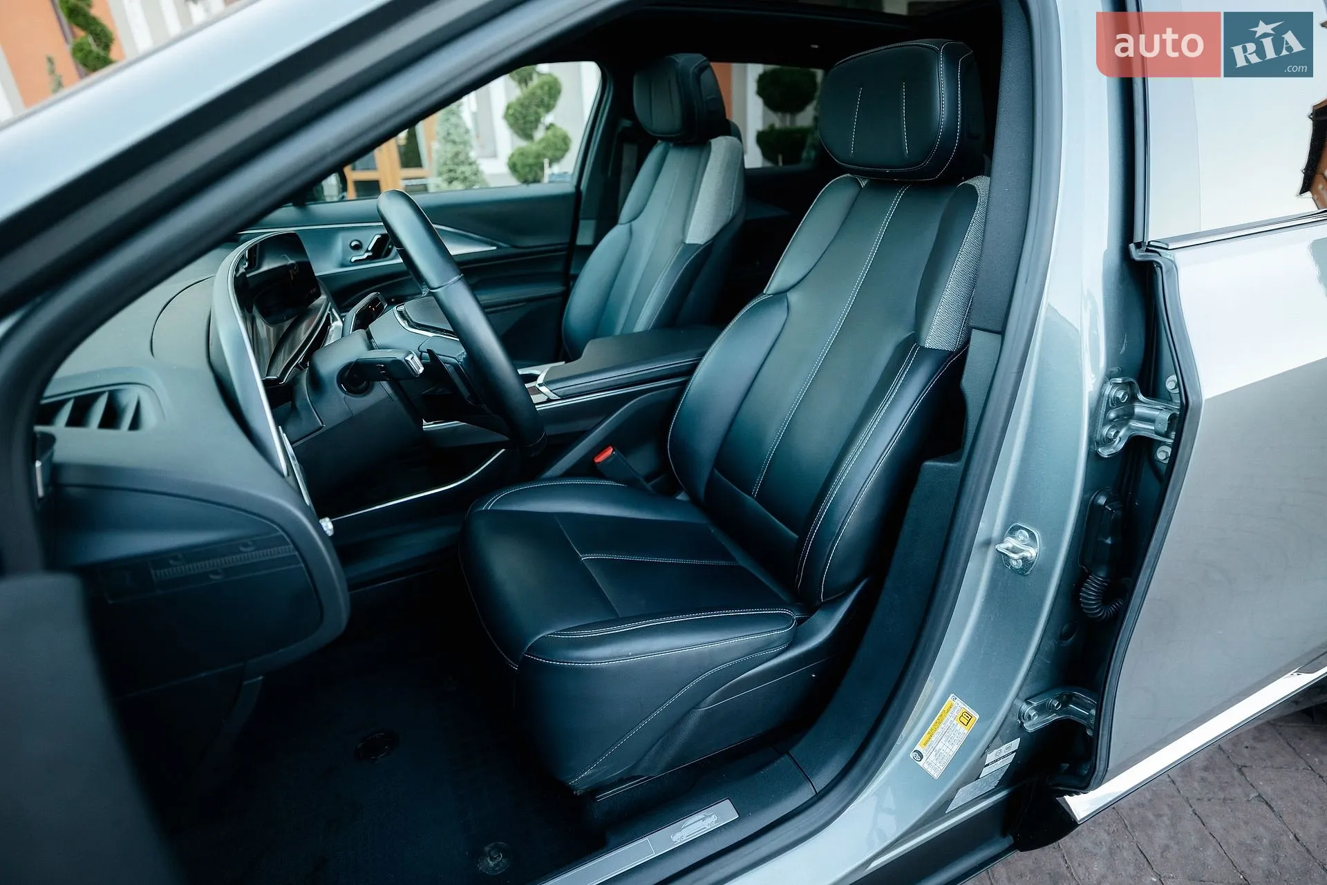 2024 Cadillac Lyriq - мініатюра 47