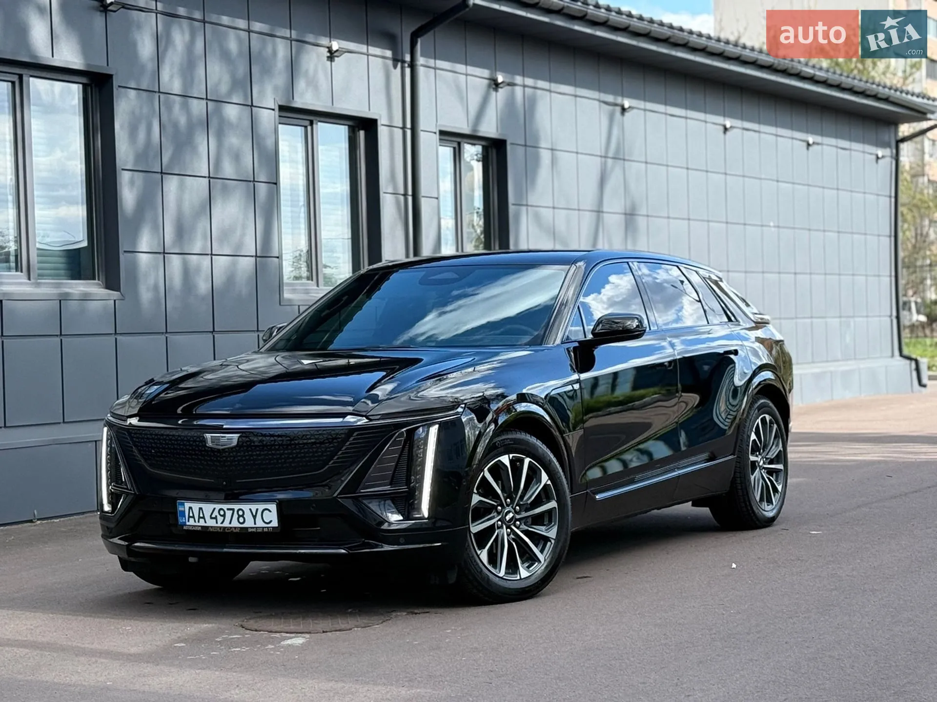 2023 Cadillac Lyriq - мініатюра 2